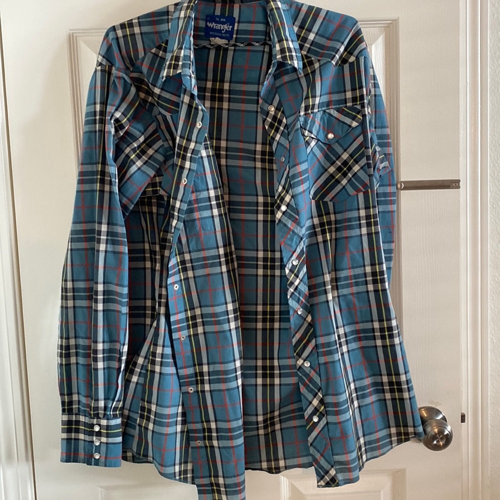 Men’s Wrangler Long Sleeve Button-up